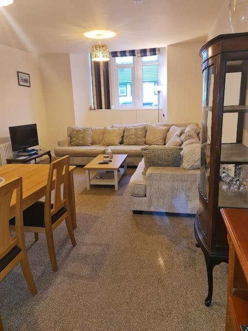 BeithComfortable 2 Bed Townhouse. Near To Amenities.アパートメント エクステリア 写真